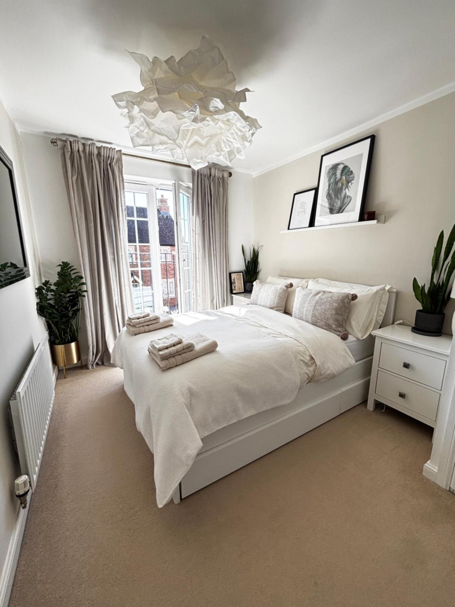Delux Room With Private Parking, Sleeps 2, Perfect For Cotswold Getaway, Easy A419 Access Blunsdon Esterno foto