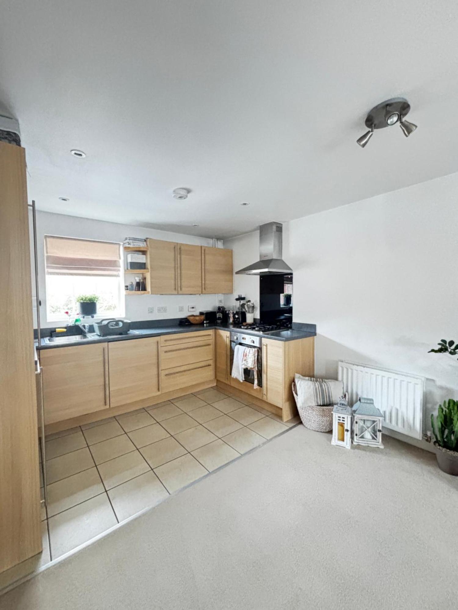 Delux Room With Private Parking, Sleeps 2, Perfect For Cotswold Getaway, Easy A419 Access Blunsdon Esterno foto